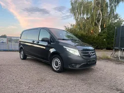 Schwarz Gebraucht 2019 Mercedes V250 Van / Kleinbus | 18.900 €