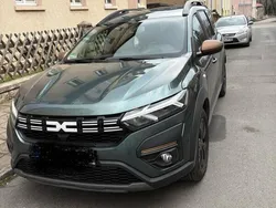 Grün Gebraucht 2023 Dacia Jogger Extreme Kombi | 21.000 €