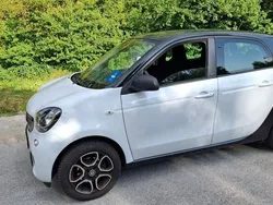 Weiß Gebraucht 2017 Smart ForFour Passion Limousine | 7.400 € (Fairer Preis)