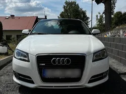 Weiß Gebraucht 2011 Audi A3 S-Line Limousine | 11.000 €