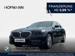 Saphirschwarz metallic Gebraucht 2024 BMW 520 Comfort Edition Limousine | 54.537 € (Superpreis)