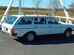 Weiß Gebraucht 1984 Mercedes E230 Kombi | 12.500 €