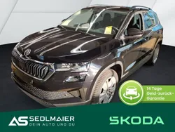 Schwarzmagic perleffekt Gebraucht 2024 Skoda Karoq Selection SUV | 29.900 € (Guter Preis)