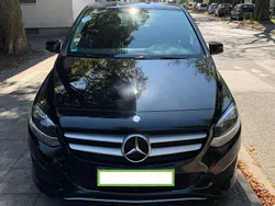 Schwarz Gebraucht 2016 Mercedes 180 Limousine | 7.999 €