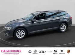 Grau Gebraucht 2023 VW Passat Business Kombi | 20.480 € (Superpreis)