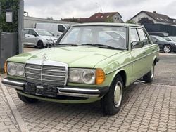 Grün Gebraucht 1979 Mercedes 200 Limousine | 9.499 €