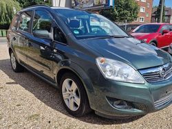 Grün Gebraucht 2009 Opel Zafira Edition Van / Kleinbus | 1.990 € (Superpreis)