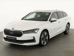Purity weiss Gebraucht 2024 Skoda Superb Selection Kombi | 43.495 € (Guter Preis)