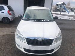 Weiß Gebraucht 2015 Skoda Fabia Cool Edition Limousine | 4.100 € (Fairer Preis)