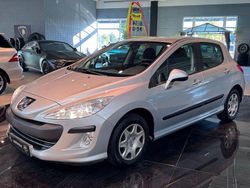 Silber Gebraucht 2009 Peugeot 308 Tendance Limousine | 3.495 € (Fairer Preis)