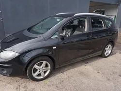 Schwarz Gebraucht 2012 Seat Altea XL Stylance Van / Kleinbus | 4.590 € (Teuer)