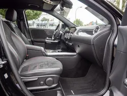Schwarz / nachtschwarz Gebraucht 2024 Mercedes GLA200 AMG SUV | 41.577 € (Guter Preis)