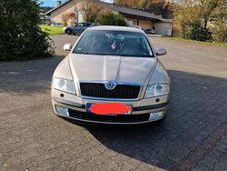 Gelb Gebraucht 2006 Skoda Octavia Kombi | 3.650 €