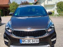 Braun Gebraucht 2017 Kia Carens DREAM-TEAM Edition Van / Kleinbus | 9.200 € (Fairer Preis)