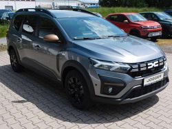Dolomitgrau Gebraucht 2024 Dacia Jogger Extreme Van / Kleinbus | 22.800 € (Fairer Preis)