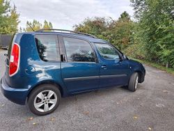 Blau Gebraucht 2014 Skoda Roomster Ambition Van / Kleinbus | 3.499 € (Etwas zu teuer)