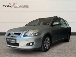 Medium silver metallic Gebraucht 2008 Toyota Avensis Sol Kombi | 2.450 € (Guter Preis)