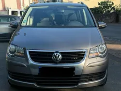 Grau Gebraucht 2010 VW Touran Freestyle Van / Kleinbus | 6.200 € (Teuer)