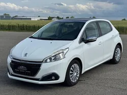 Weiß Gebraucht 2017 Peugeot 208 Allure Kleinwagen | 7.990 € (Fairer Preis)