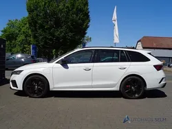 Weiss Gebraucht 2021 Skoda Octavia RS Kombi | 30.980 € (Etwas zu teuer)