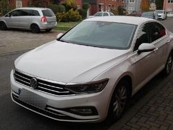 Weiß Gebraucht 2020 VW Passat Business Limousine | 17.850 € (Teuer)