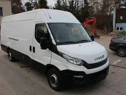 Weiß Gebraucht 2017 Iveco Daily Van / Kleinbus | 11.750 € (Fairer Preis)