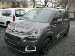 Grau Gebraucht 2020 Citroën Berlingo Feel Van / Kleinbus | 18.300 € (Guter Preis)