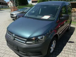 Grün Gebraucht 2016 VW Caddy Van / Kleinbus | 12.490 € (Fairer Preis)