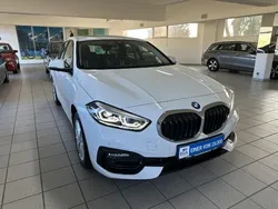 Weiß Gebraucht 2023 BMW 118 Sport Line Kleinwagen | 26.800 € (Fairer Preis)