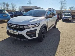 Weiß Neu 2024 Dacia Jogger Extreme Limousine | 22.990 € (Fairer Preis)