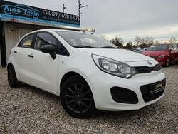 (ud) clear white Gebraucht 2014 Kia Rio Limousine | 5.950 € (Fairer Preis)