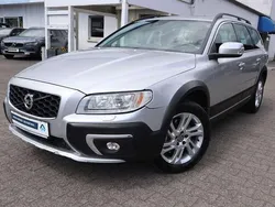 Bright silver metallic Gebraucht 2015 Volvo XC70 Momentum SUV | 14.990 € (Fairer Preis)