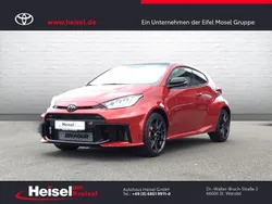 Rot Neu 2024 Toyota Yaris Limousine | 49.960 € (Guter Preis)