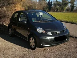 Grau Gebraucht 2008 Toyota Aygo Kleinwagen | 1.990 € (Fairer Preis)
