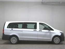 Weiss Gebraucht 2023 Mercedes Vito Van / Kleinbus | 33.980 € (Guter Preis)