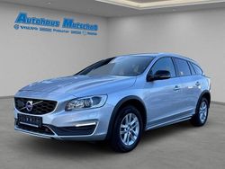 Silber Gebraucht 2018 Volvo V60 CC Standard Kombi | 17.950 € (Guter Preis)