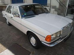 Weiß Gebraucht 1977 Mercedes 280 Limousine | 9.990 €