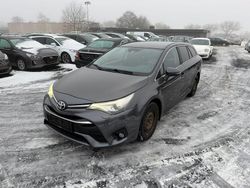 Grau Gebraucht 2016 Toyota Avensis Kombi | 9.000 € (Etwas zu teuer)