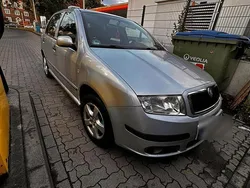 Grau Gebraucht 2005 Skoda Fabia Kleinwagen | 1.599 € (Fairer Preis)