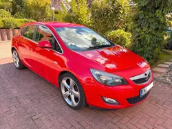Rot Gebraucht 2010 Opel Astra Sport Limousine | 2.900 € (Guter Preis)