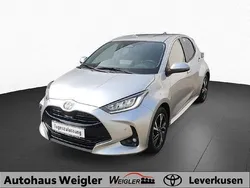Silver metallic Neu 2025 Toyota Yaris Kleinwagen | 27.621 € (Fairer Preis)