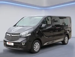 Schwarz Gebraucht 2017 Opel Vivaro Van | 17.990 € (Fairer Preis)