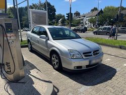Silber Gebraucht 2004 Opel Vectra Limousine | 2.800 € (Etwas zu teuer)