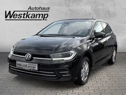 Deep black perleffekt Gebraucht 2024 VW Polo Style Kleinwagen | 20.830 € (Fairer Preis)