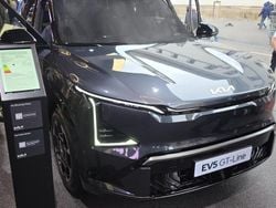 Weiß Neu 2025 Kia EV5 Air SUV | 44.651 € (Fairer Preis)