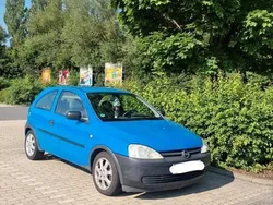 Blau Gebraucht 2001 Opel Corsa S Kleinwagen | 650 € (Guter Preis)