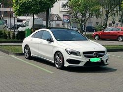 Weiß Gebraucht 2017 Mercedes CLA45 AMG AMG Coupé | 27.599 € (Guter Preis)