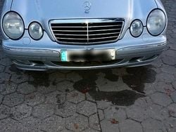 Silber Gebraucht 1999 Mercedes E270 Avantgarde Limousine | 4.750 € (Teuer)