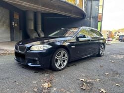 Azuritschwarz metallic Gebraucht 2012 BMW 528 M Sport Kombi | 12.999 €