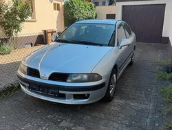 Silber Gebraucht 2004 Mitsubishi Carisma Limousine | 2.100 €
